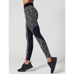 Nike Black and Gray Patterned Leggings